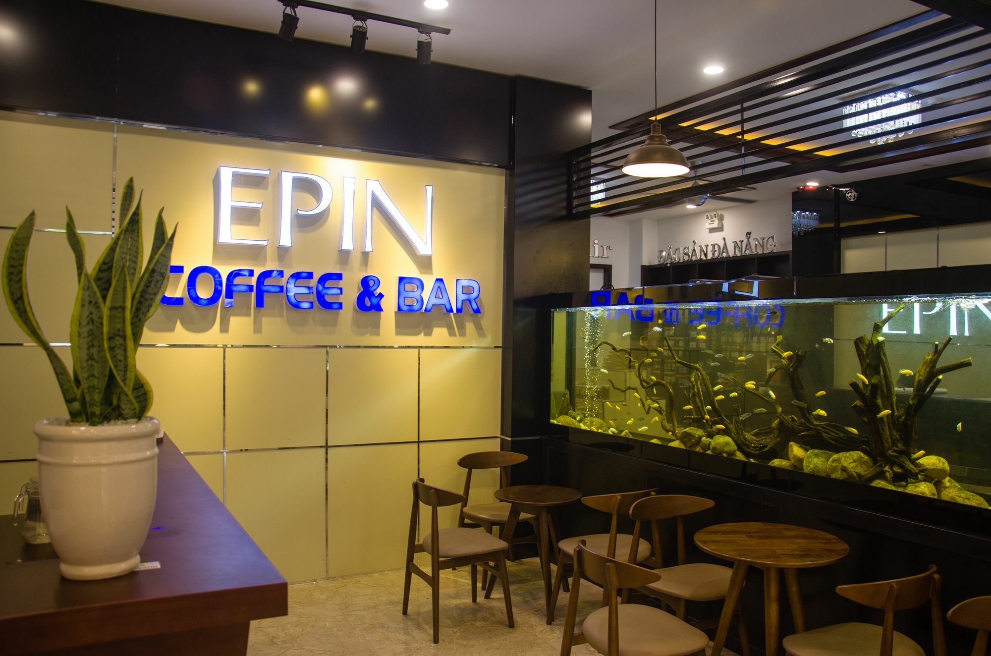 Epin Hotel Da Nang Buitenkant foto